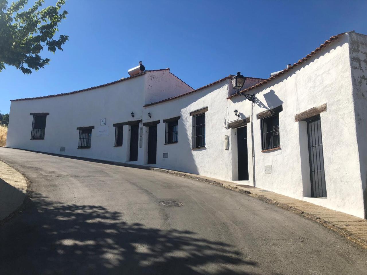 Mirador De Fuentes Pensionat Fuentes de León Eksteriør billede